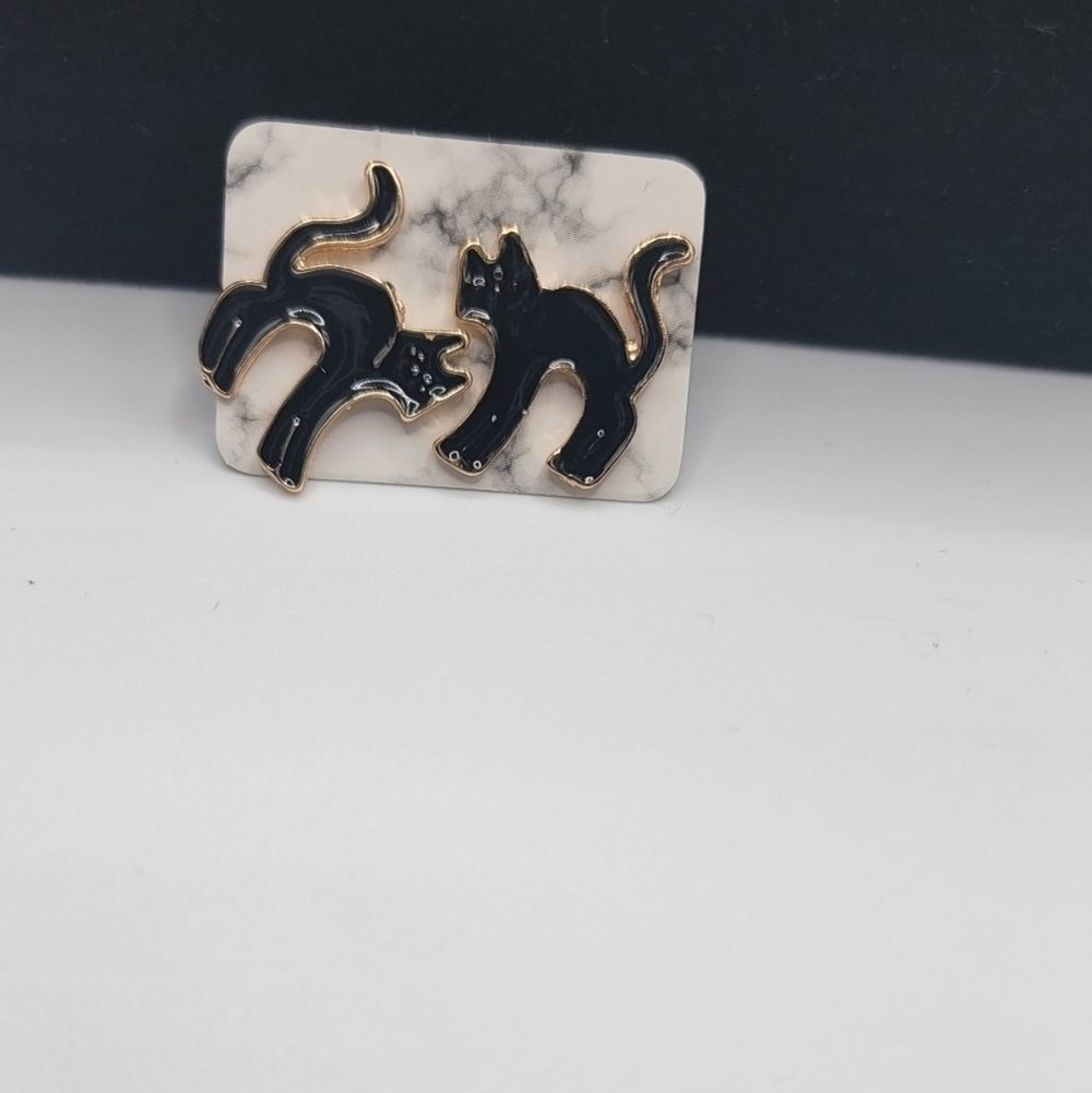 New Black Cat Stud Earrings